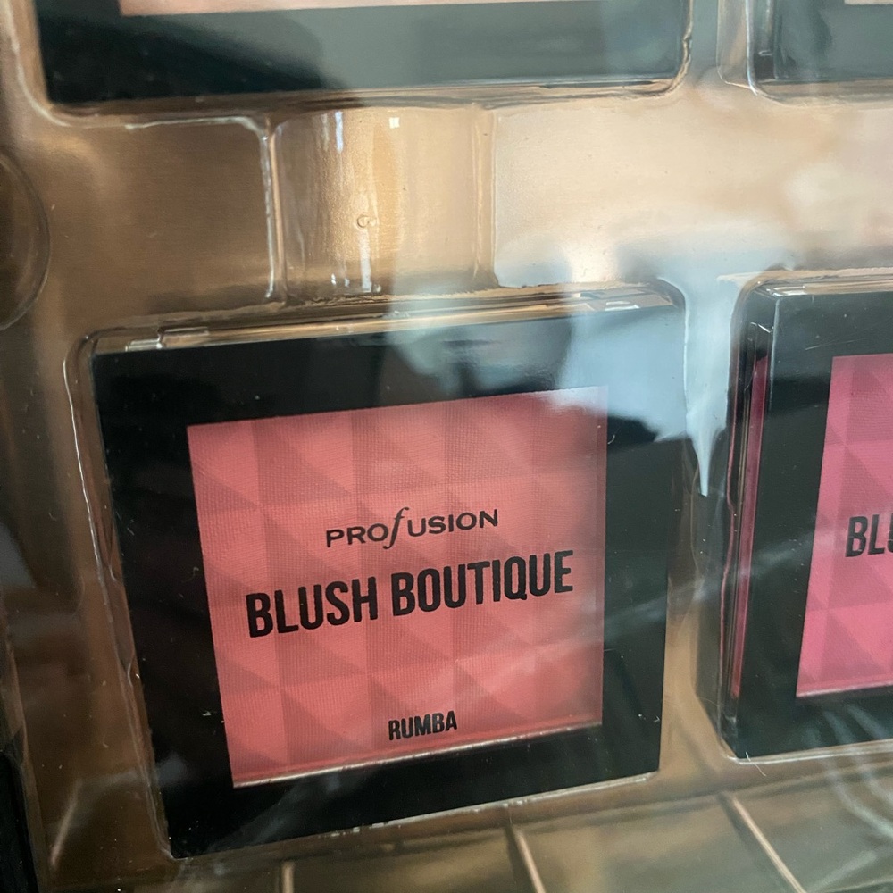 🆕🪷 PROFUSION LIMITED EDITION BLUSH BOUTIQUE PALETTE. BRAND NEW FACTORY SEALED. - Picture 9 of 15